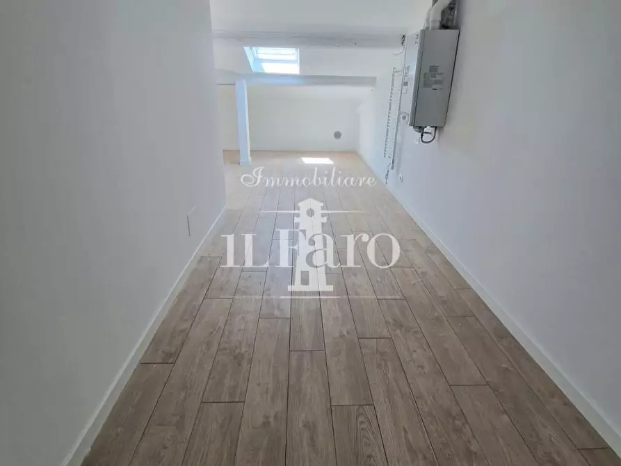 Immagine 11 di Appartamento in vendita  a Campi Bisenzio