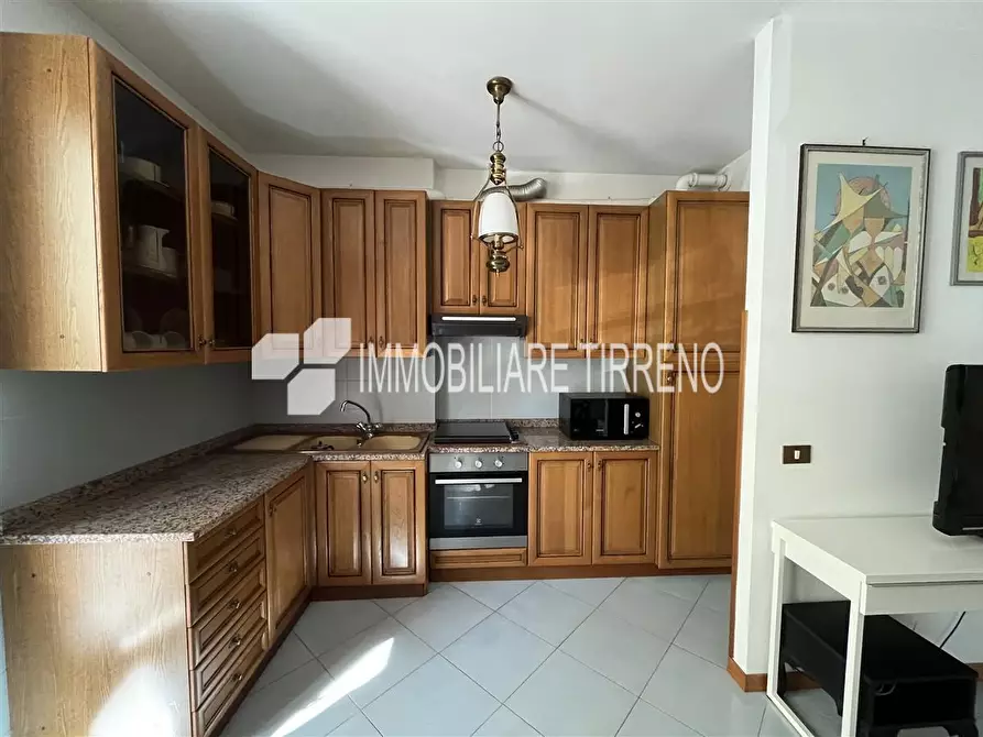 Immagine 7 di Appartamento in vendita  a Massa