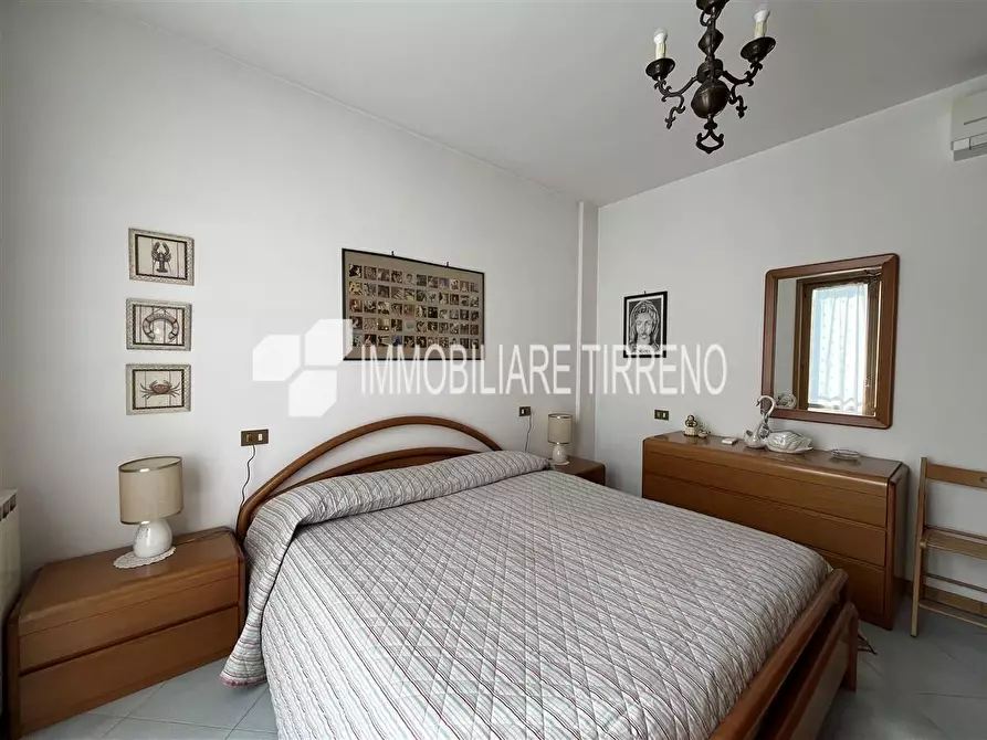Immagine 11 di Appartamento in vendita  a Massa