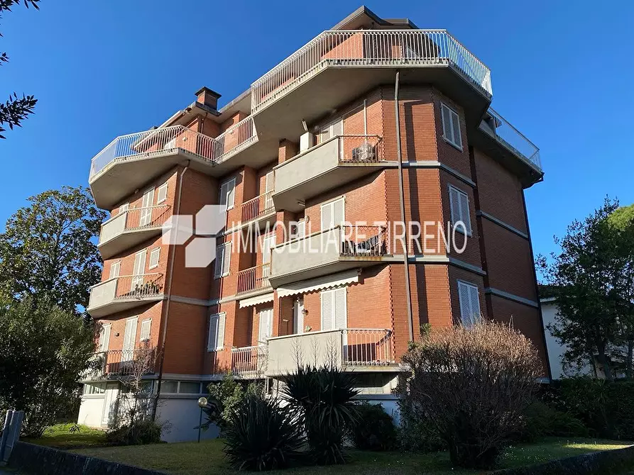 Immagine 1 di Appartamento in vendita  a Massa