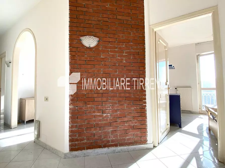 Immagine 7 di Appartamento in vendita  a Massa