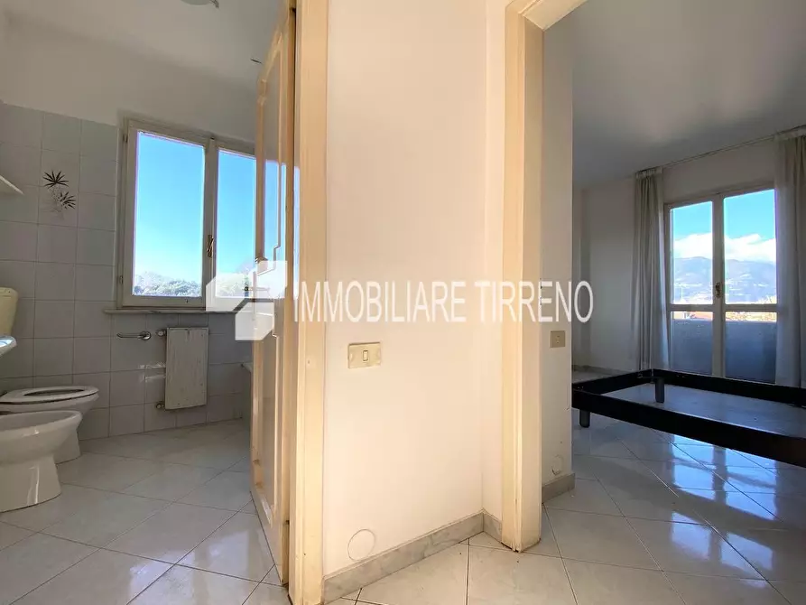 Immagine 13 di Appartamento in vendita  a Massa
