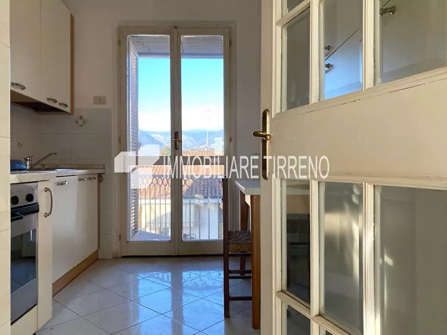 Immagine 10 di Appartamento in vendita  a Massa