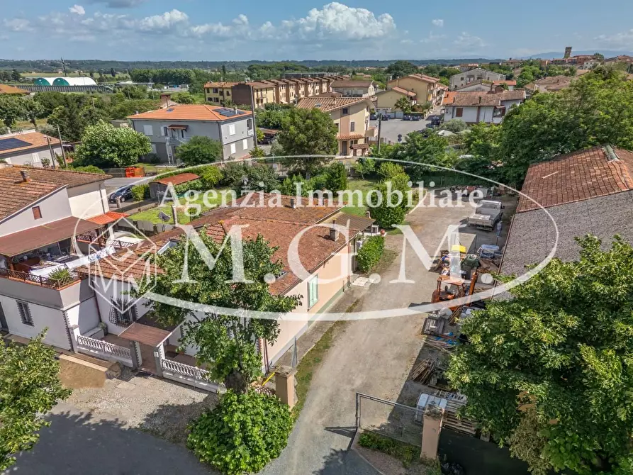Immagine 7 di Villa in vendita  a Buti