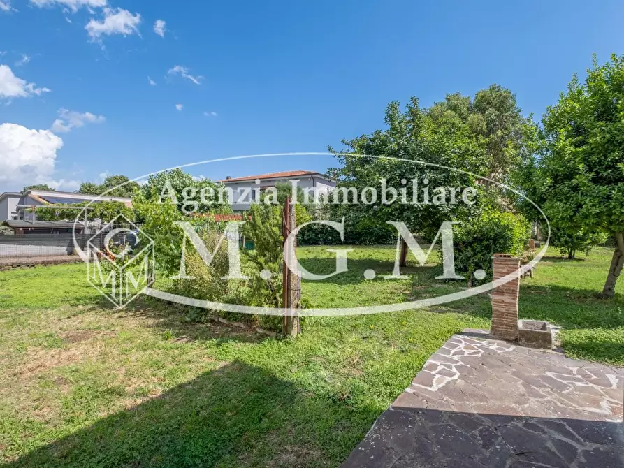 Immagine 12 di Villa in vendita  a Buti