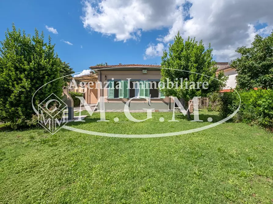 Immagine 1 di Villa in vendita  a Buti