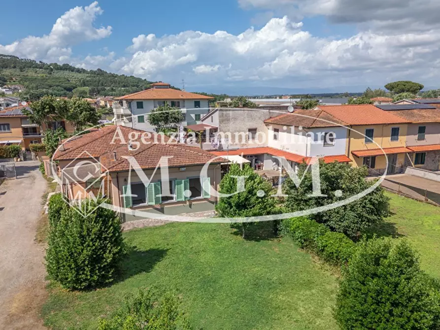 Immagine 5 di Villa in vendita  a Buti