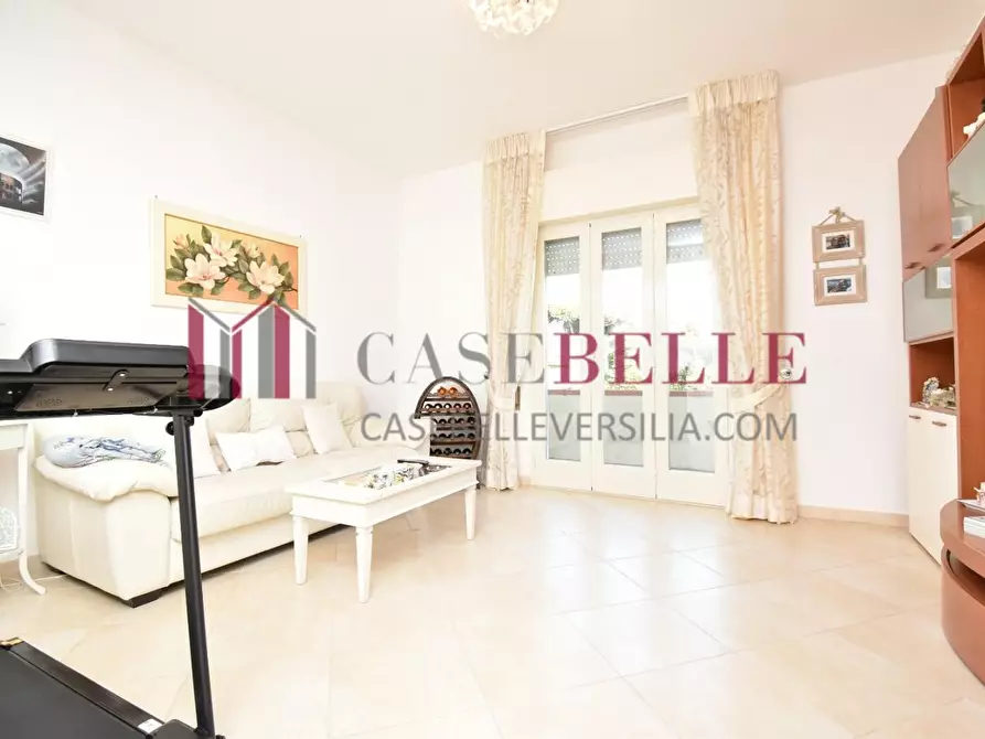 Immagine 15 di Appartamento in vendita  a Camaiore