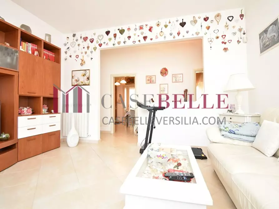 Immagine 2 di Appartamento in vendita  a Camaiore