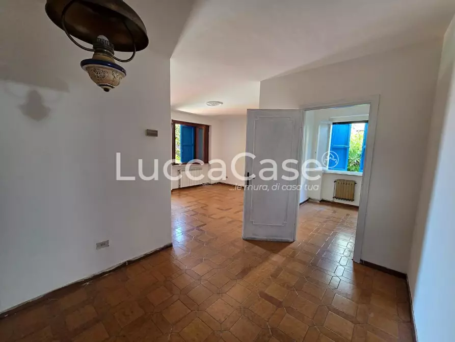 Immagine 9 di Appartamento in vendita  a Camaiore
