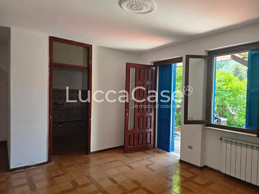 Immagine 1 di Appartamento in vendita  a Camaiore