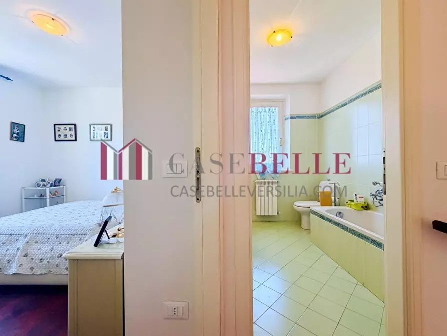 Immagine 29 di Villetta a schiera in vendita  a Camaiore