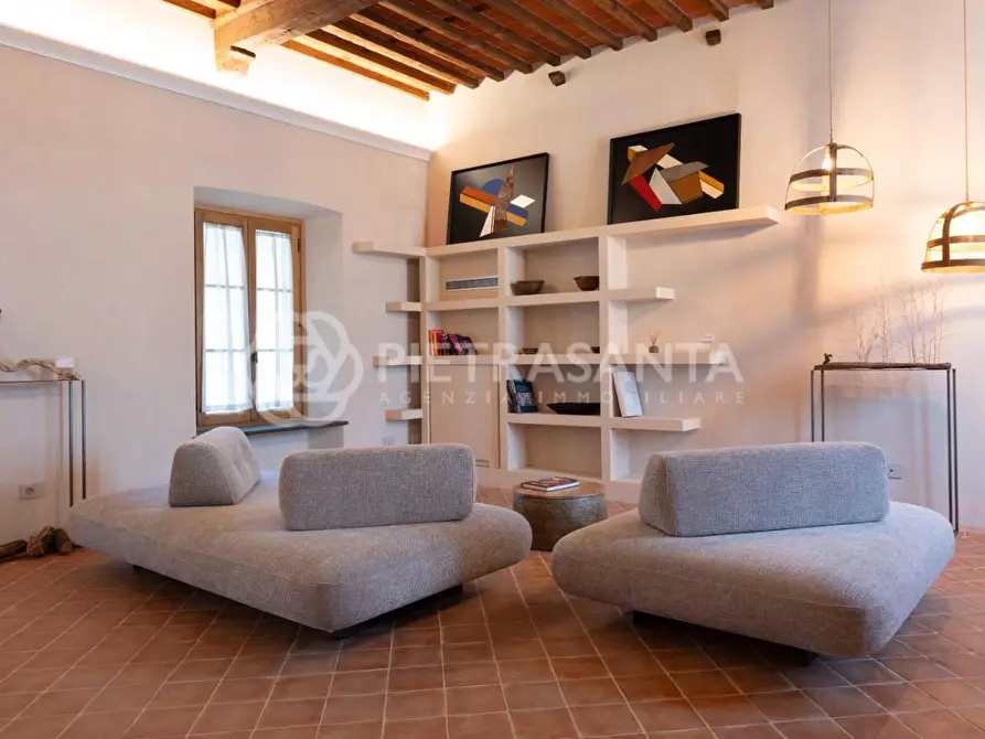 Immagine 23 di Casa colonica in vendita  a Camaiore