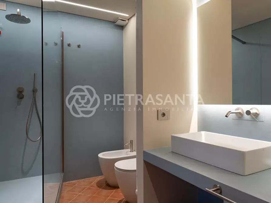 Immagine 28 di Casa colonica in vendita  a Camaiore