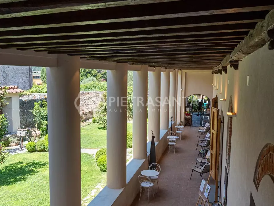 Immagine 30 di Casa colonica in vendita  a Camaiore