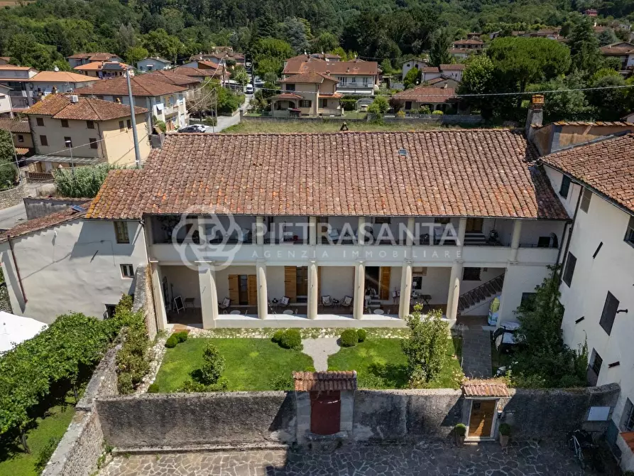 Immagine 34 di Casa colonica in vendita  a Camaiore