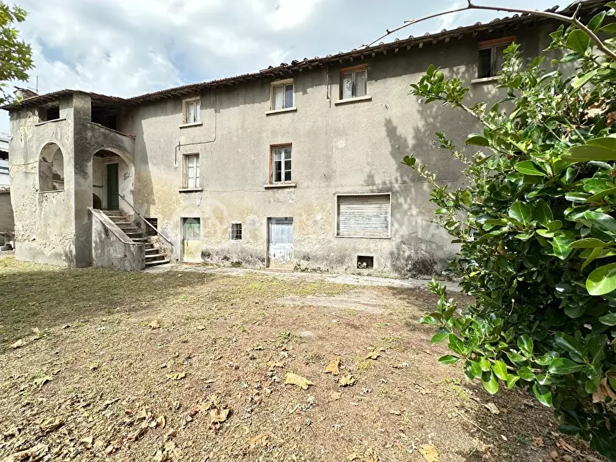 Immagine 4 di Porzione di casa in vendita  a Seravezza