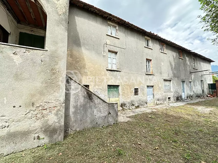 Immagine 9 di Porzione di casa in vendita  a Seravezza