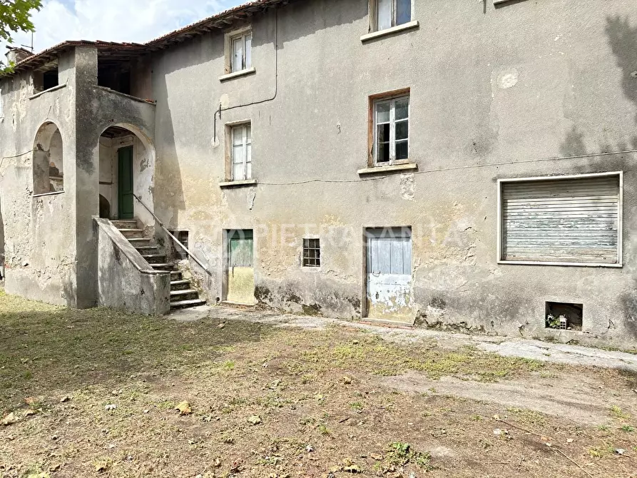 Immagine 3 di Porzione di casa in vendita  a Seravezza