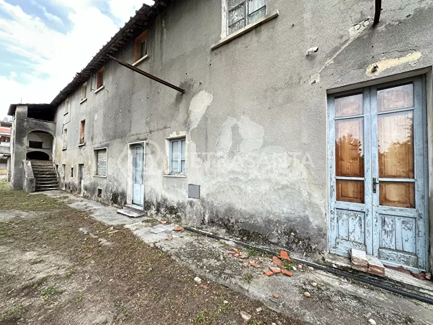 Immagine 11 di Porzione di casa in vendita  a Seravezza