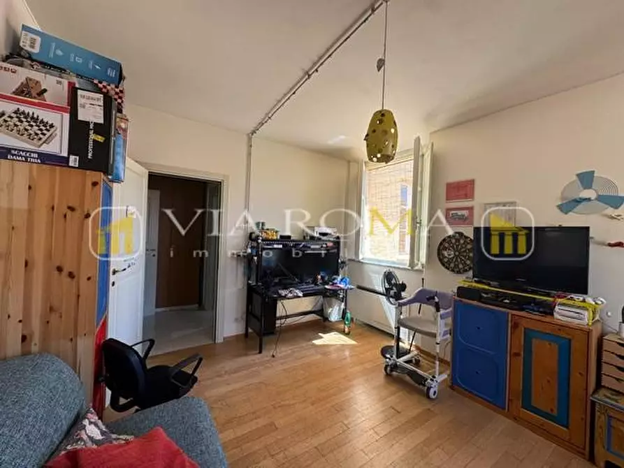 Immagine 6 di Appartamento in vendita  a Lucca
