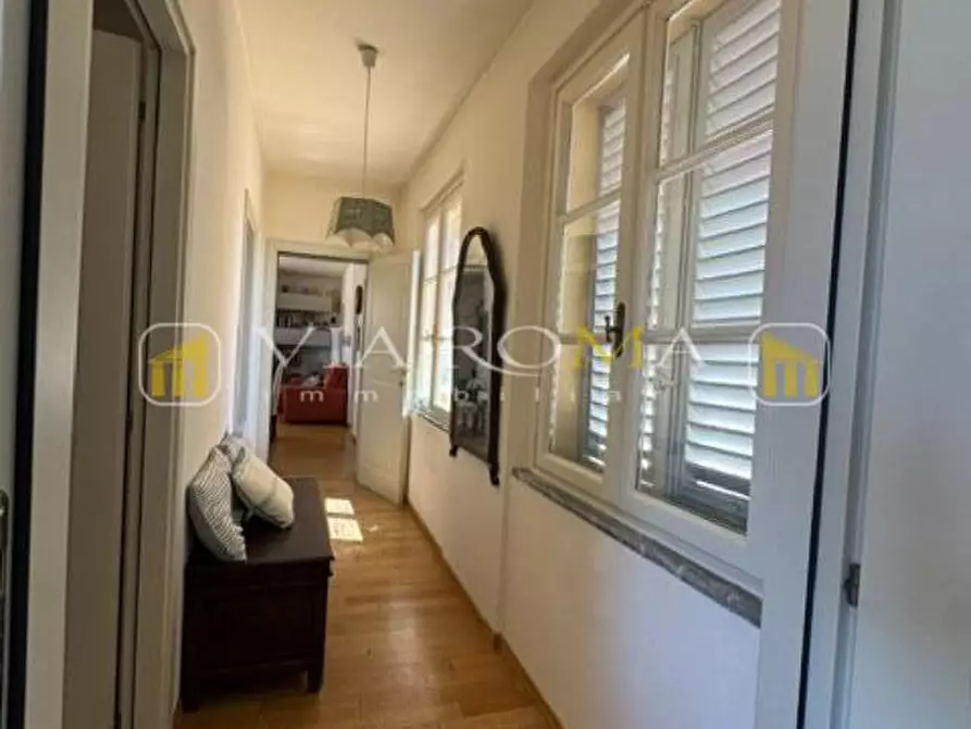 Immagine 8 di Appartamento in vendita  a Lucca