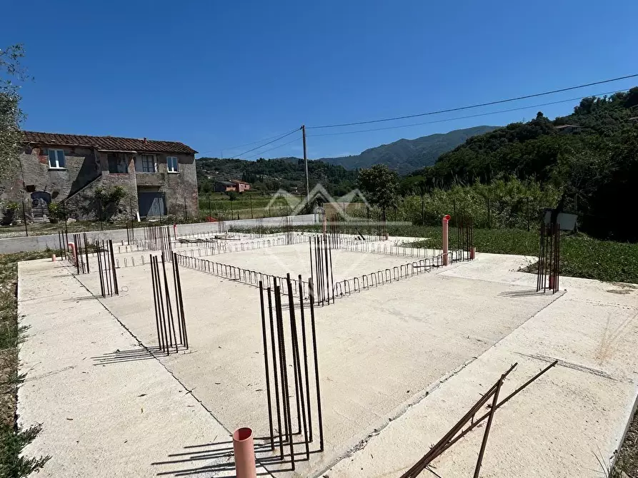 Immagine 2 di Villa in vendita  a Fosdinovo