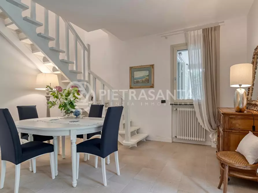 Immagine 22 di Villa in affitto  a Forte Dei Marmi