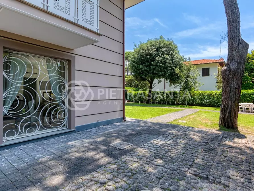 Immagine 84 di Villa in affitto  a Forte Dei Marmi