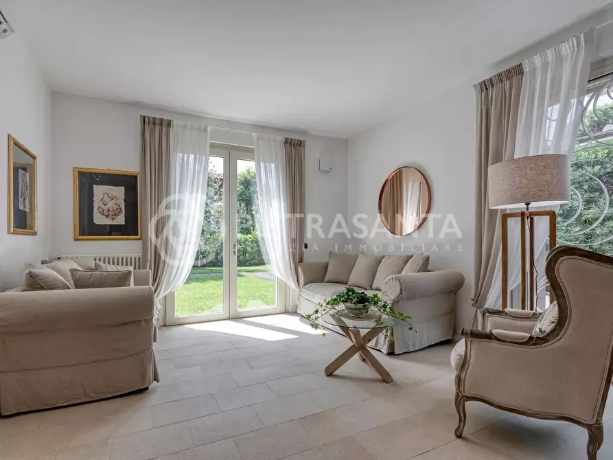 Immagine 9 di Villa in affitto  a Forte Dei Marmi