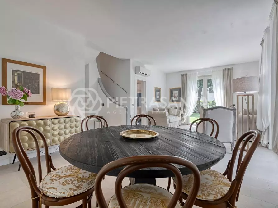 Immagine 6 di Villa in affitto  a Forte Dei Marmi
