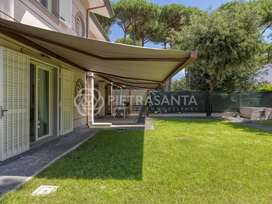 Immagine 96 di Villa in affitto  a Forte Dei Marmi