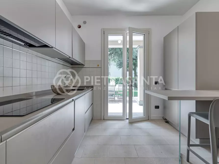 Immagine 38 di Villa in affitto  a Forte Dei Marmi
