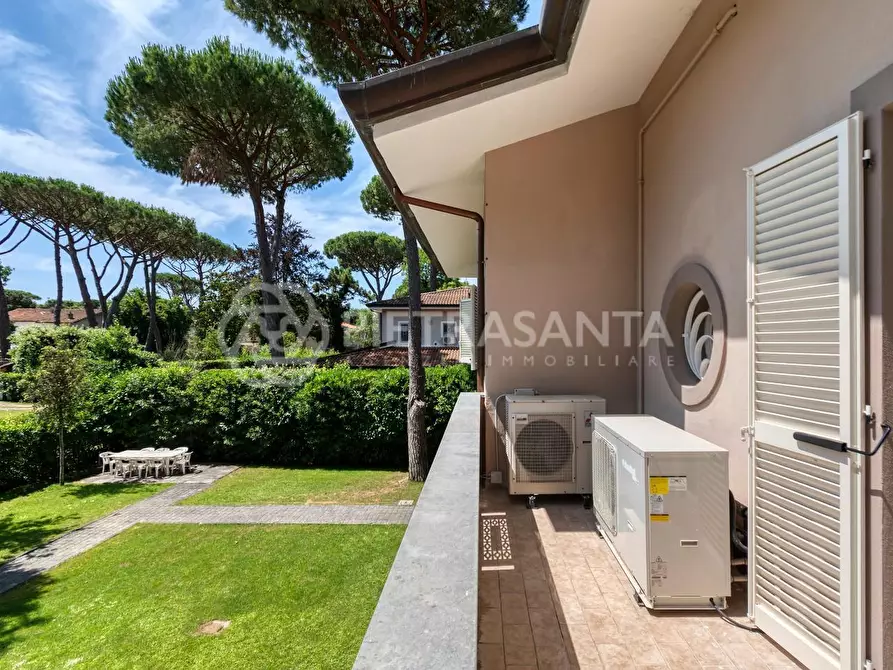 Immagine 70 di Villa in affitto  a Forte Dei Marmi
