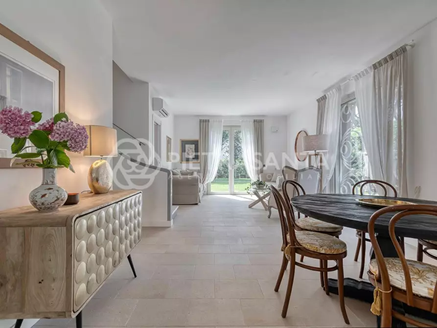 Immagine 3 di Villa in affitto  a Forte Dei Marmi