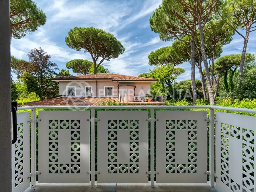 Immagine 58 di Villa in affitto  a Forte Dei Marmi