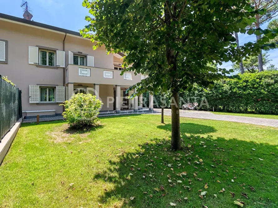 Immagine 79 di Villa in affitto  a Forte Dei Marmi