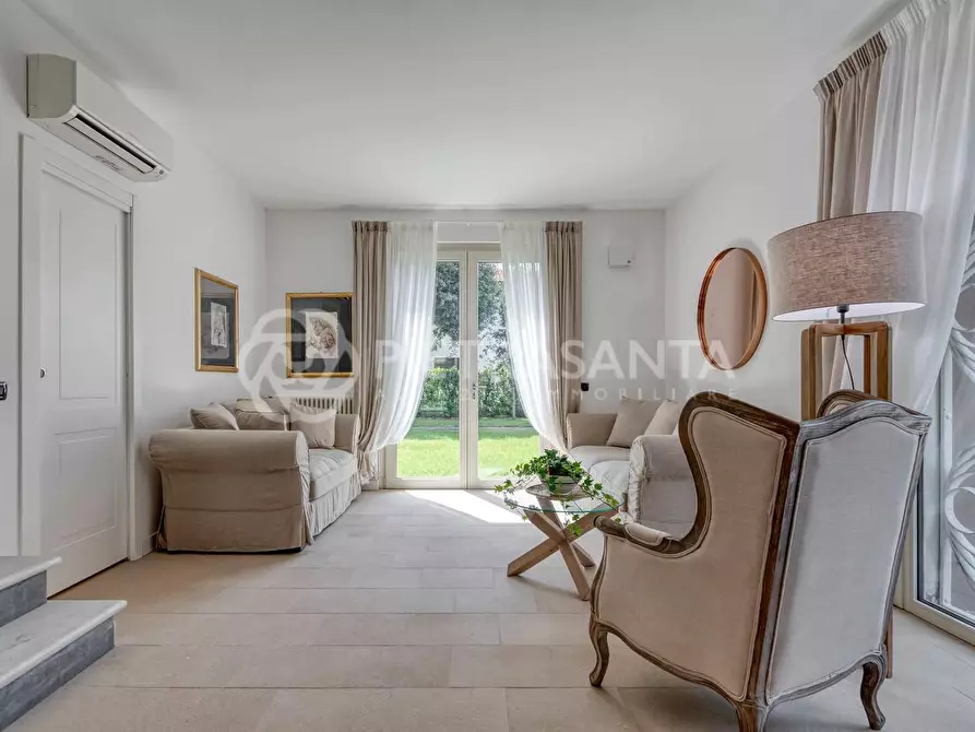 Immagine 8 di Villa in affitto  a Forte Dei Marmi
