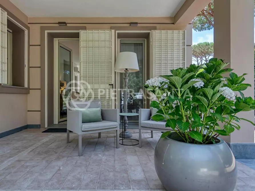 Immagine 82 di Villa in affitto  a Forte Dei Marmi