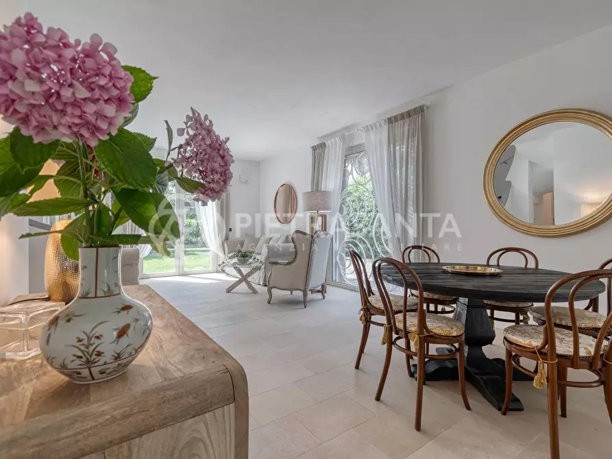 Immagine 4 di Villa in affitto  a Forte Dei Marmi