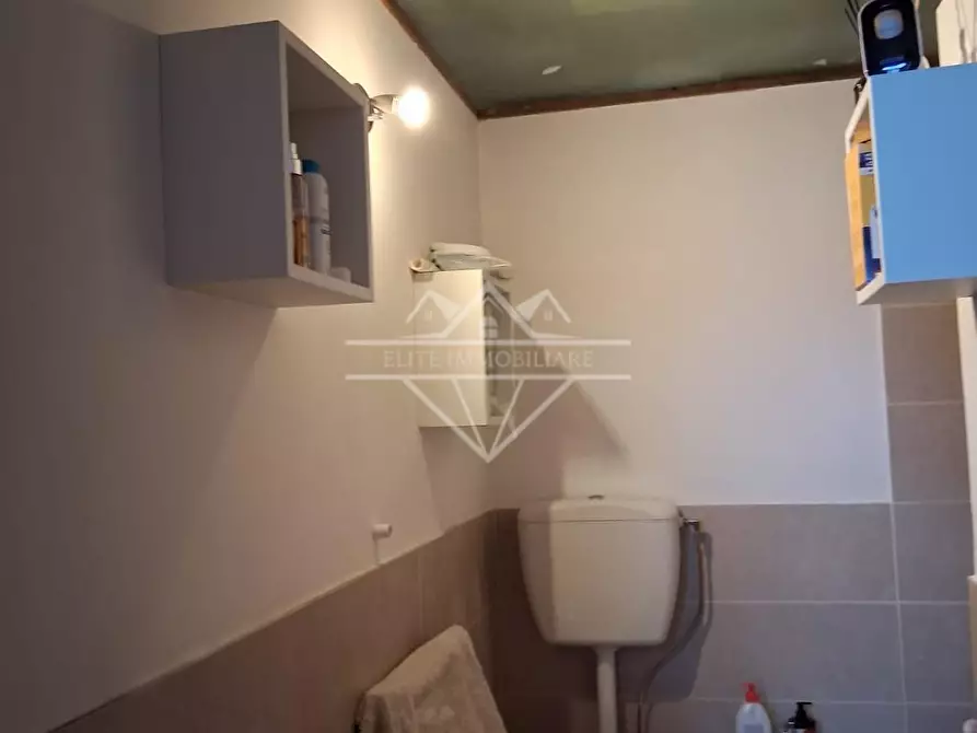 Immagine 15 di Appartamento in vendita  a Carrara