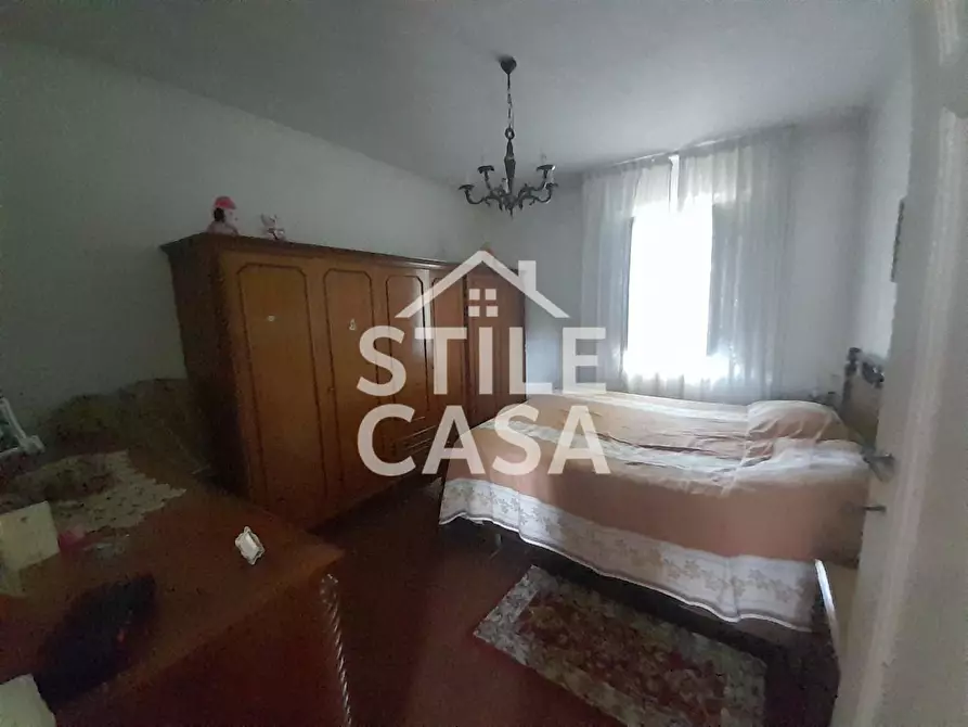 Immagine 13 di Casa colonica in vendita  a Capannori
