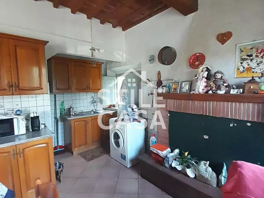 Immagine 25 di Casa colonica in vendita  a Capannori