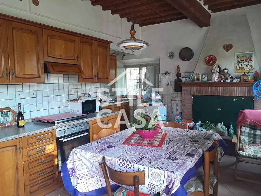 Immagine 28 di Casa colonica in vendita  a Capannori