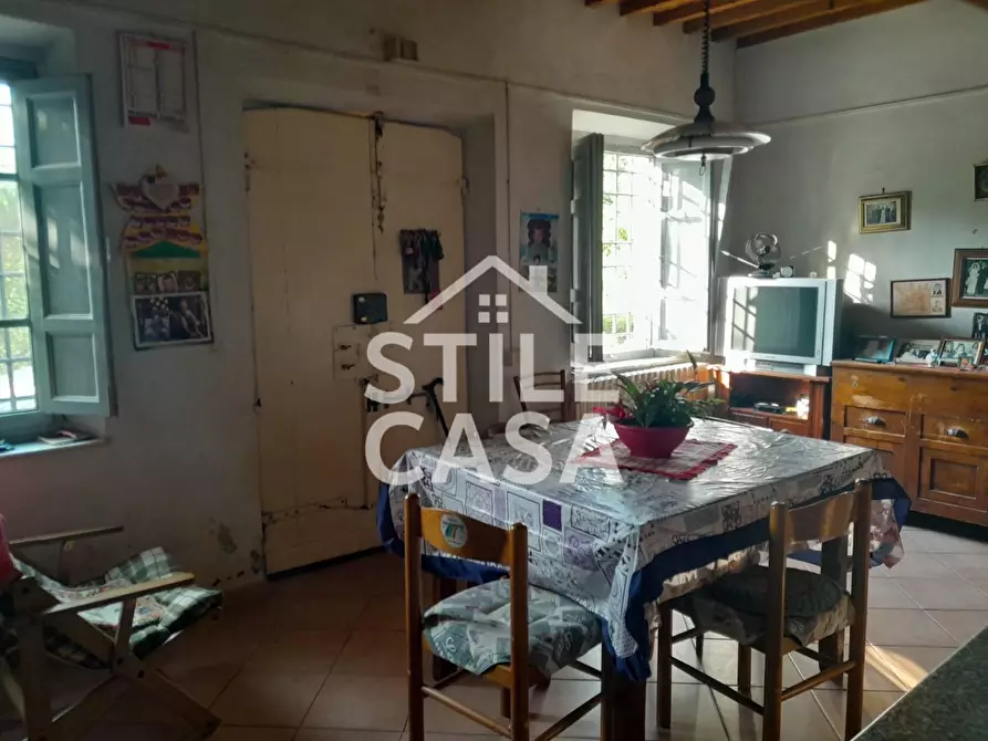 Immagine 30 di Casa colonica in vendita  a Capannori