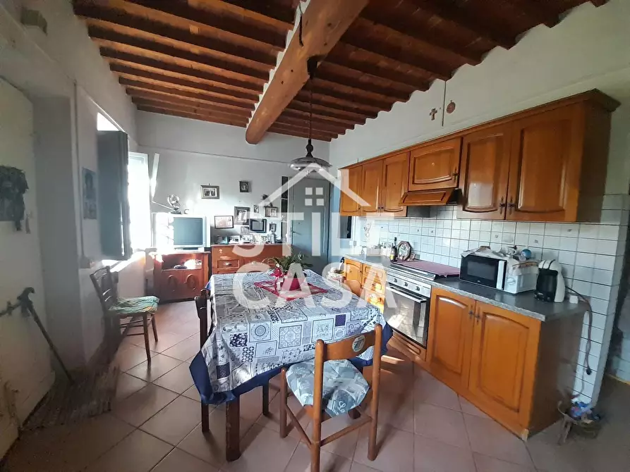 Immagine 24 di Casa colonica in vendita  a Capannori