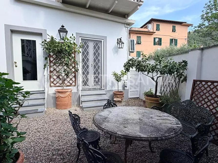 Immagine 5 di Appartamento in vendita  a Pietrasanta