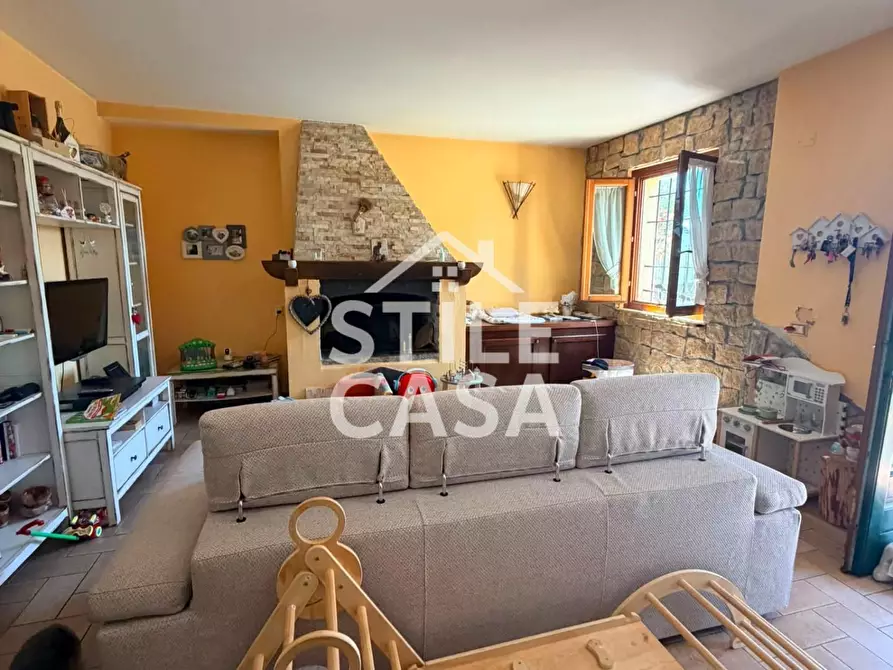 Immagine 2 di Casa bifamiliare in vendita  a Altopascio