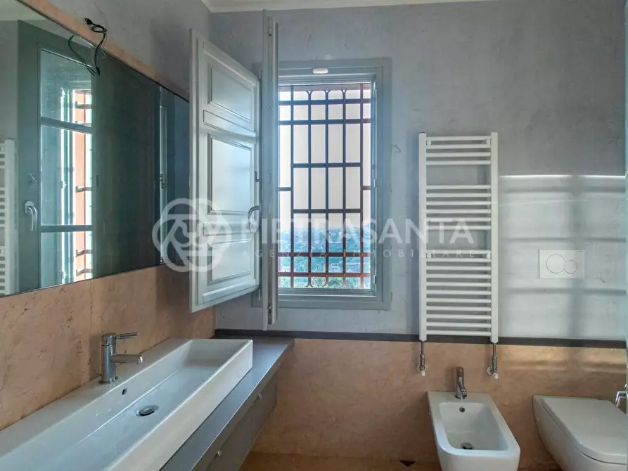 Immagine 28 di Villa in vendita  a Pietrasanta