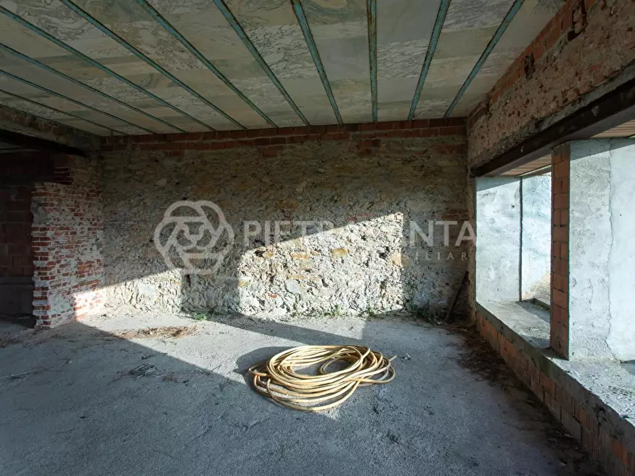 Immagine 8 di Villa in vendita  a Pietrasanta